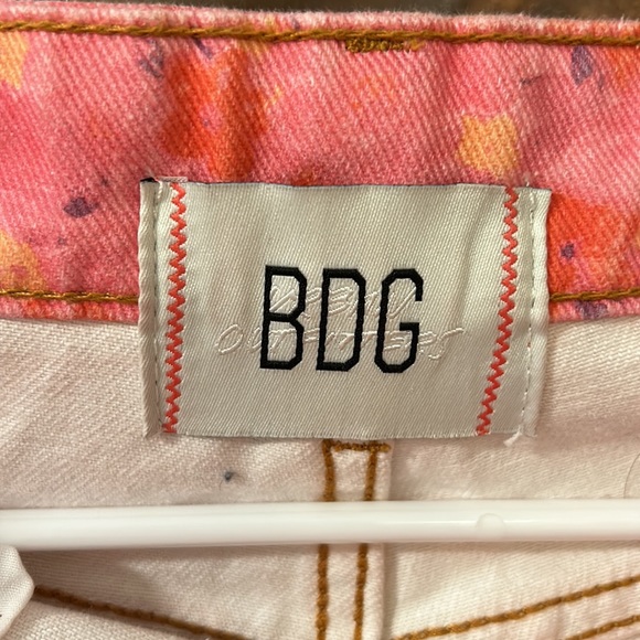 Urban Outfitters High Rise Hot Pink Flower Pront Flare Jeans - Picture 3 of 4